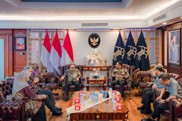 Rektor UMI Temui Menteri Hukum RI, Bahas Milad ke-72 dan Penguatan Pendidikan Hukum