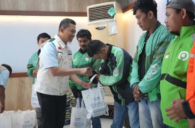 YBM PLN UID Sulselrabar Tebar 800 Paket Kurban, Sasar Duafa hingga Ojol