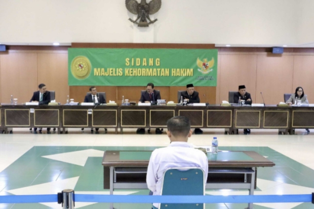 Terbukti Terima Suap Rp1 M, Hakim di Pengadilan Negeri Makassar Dipecat