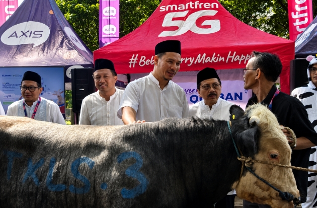 XLSMART Perkuat Semangat Berbagi Lewat Program Qurban Satu Rasa