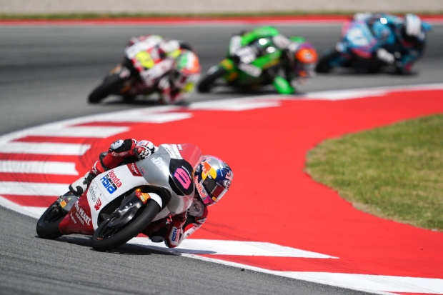 Veda Ega Pratama Lolos Q2 Moto3 Mugello, Catatan Waktu Kalahkan Pemuncak Klasemen