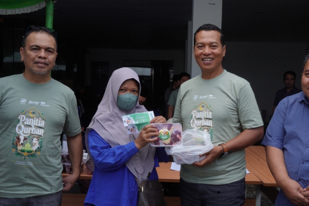 PT Pegadaian Kanwil VI Sulselbarra Maluku Salurkan Bantuan Sedekah Hewani saat Idul Adha