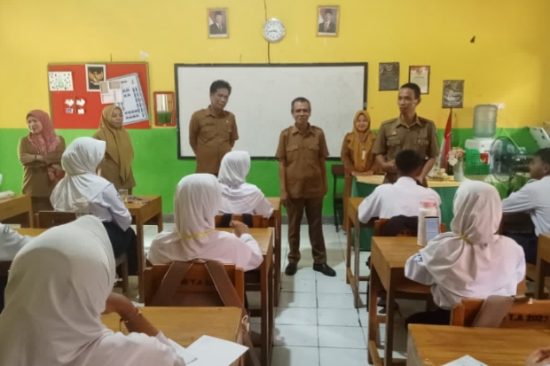 Disdikbud Jeneponto Monitoring Pelaksanaan UAS Genap di Sejumlah SMP