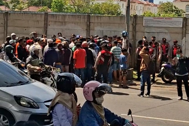 Ratusan Orang Berkumpul di Eks Gedung Hamrawati, Polisi Kerahkan 100 Personel