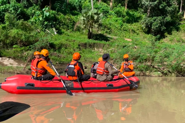 Tim SAR Gabungan Cari Lansia Usai Terseret Arus Sungai di Bone