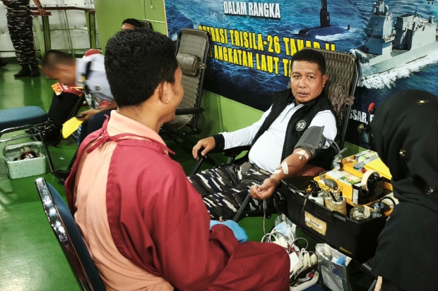 Satgas Operasi Trisila-26 TNI AL Kumpulkan Ratusan Kantong Darah di Atas KRI Teluk Kupang-519