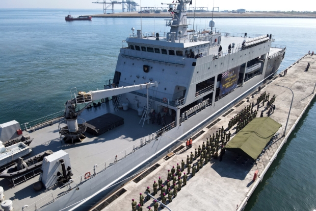KRI Teluk Kupang-519 Sukses Gelar Berbagai Aksi Sosial dalam Operasi Trisila-26 Tahap II