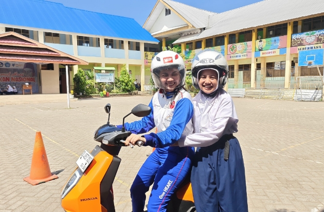 Asmo Sulsel Edukasi Keselamatan Berkendara bagi Siswa SMPN 1 Gowa