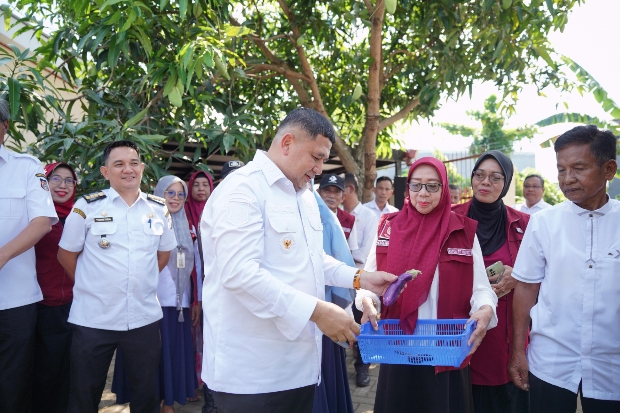 Pemkot Makassar Perkuat Ekonomi Sirkular Lewat Pengelolaan Sampah dan Urban Farming