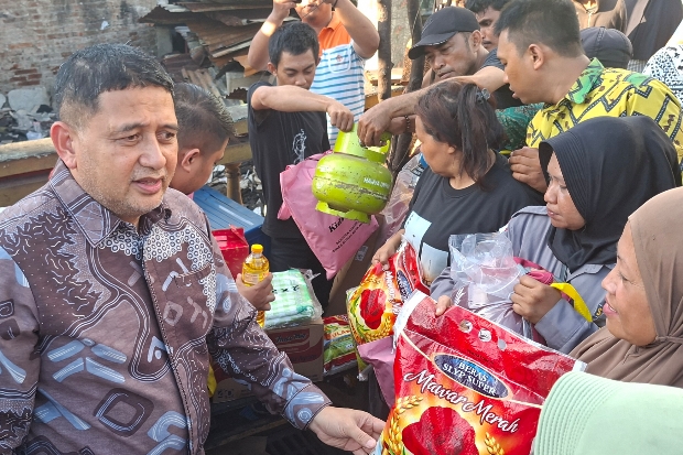Pemkot Makassar Salurkan Bantuan bagi Korban Kebakaran di Tamalate