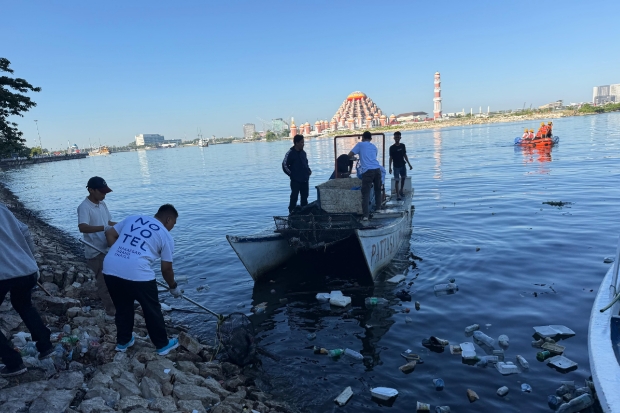Novotel Makassar Bersihkan Pantai, Komitmen Berkelanjutan untuk Laut dan Iklim yang Sehat