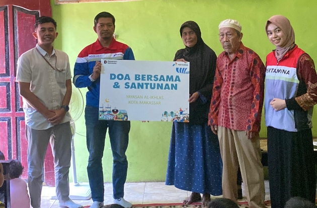 Pertamina Serahkan Santunan bagi Anak Yatim & Dhuafa Lintas Agama di Makassar