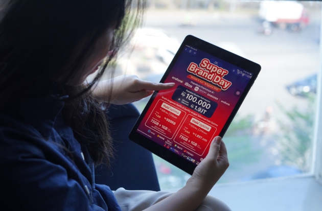 Telkomsel-Erajaya Hadirkan Super Brand Day di Indonesia Timur, Banyak Promo Menarik