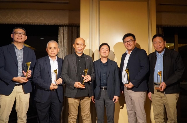 Kalla Translog Sabet Platinum Fleet Toyota di Jepang