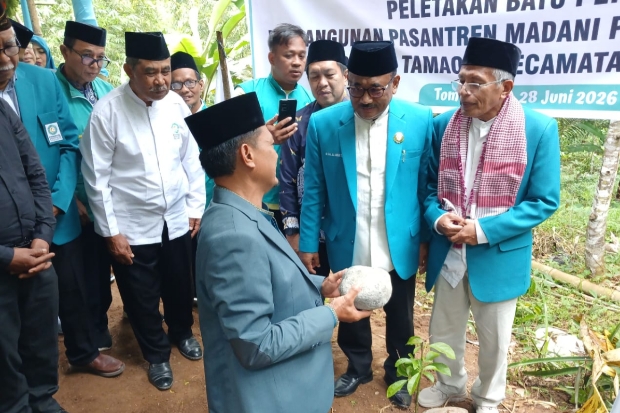 Membangun Pondok Pesantren Bukan untuk Melawan Negara