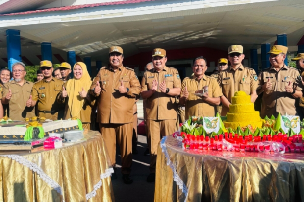OPD Berprestasi Terima Penghargaan pada Rangkaian HUT ke-67 Maros