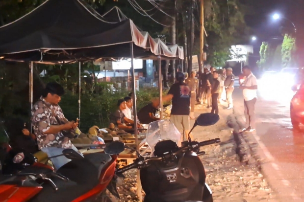 Legislator Parepare Bela Pedagang Durian Musiman saat Ditertibkan