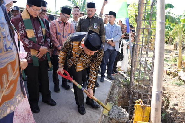 Wali Kota dan Menag Letakkan Batu Pertama Pembangunan Gerbang Moderasi Indonesia
