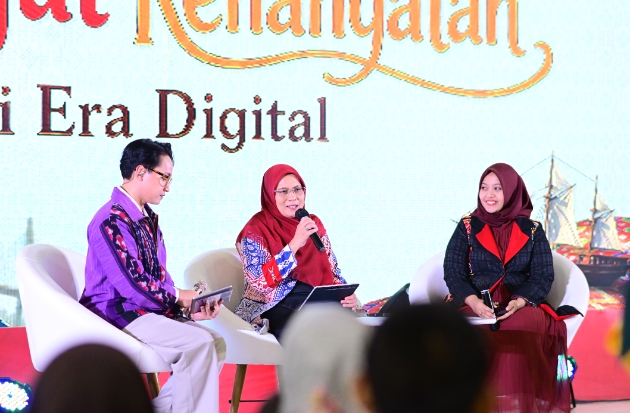 Lawan Kecanduan Gawai, Orang Tua & Anak Bersama Merajut Kriya Lontar di Makassar