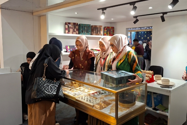 Pameran Dekranasda di Makassar, Produk UMKM Premium dari 38 Provinsi Jadi Primadona