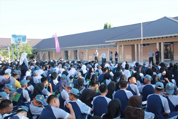 Momentum MPLS, Kemenkum Sulsel Bekali Siswa Bijak Bersosial Media