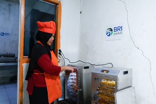 Program AURA BRI Peduli Dorong Pengembangan Usaha Olahan Pala Kelompok Wanita