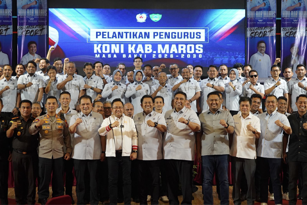 Lantik Pengurus KONI Maros, Darmawangsyah Muin Tekankan Pembinaan dan Perhatian ke Atlet