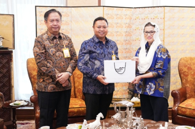 Bank Mandiri Taspen dan PT Taspen Serahkan Santunan ke Ahli Waris Almarhum Rahmad Gobel