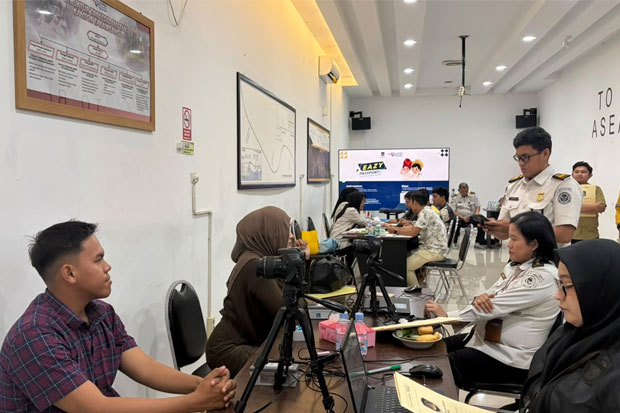 Imigrasi Makassar Hadirkan Eazy Passport di Pangkep, Layani 73 Pemohon Paspor