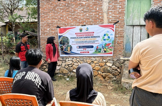FEB Unhas Edukasi Masyarakat Balleangin Kelola Sampah Bernilai Ekonomi
