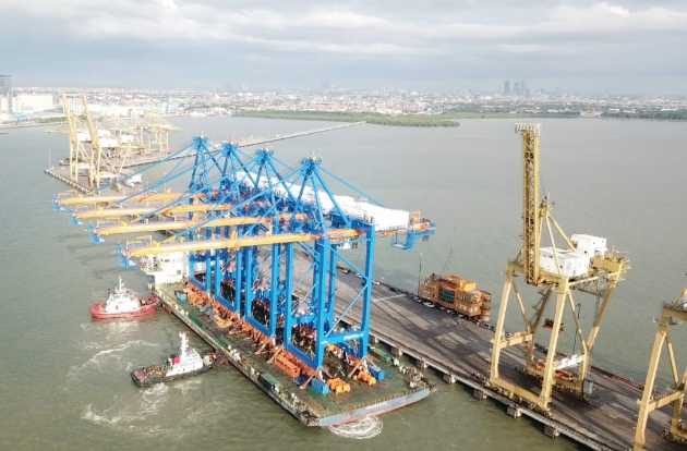 Pelindo Marine Kawal Kedatangan Crane Baru, Perkuat Modernisasi Pelabuhan