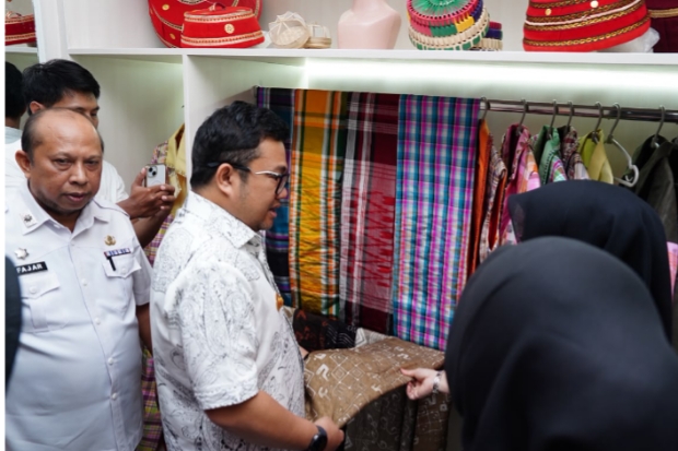 Dorong Pengembangan UMKM Lokal, Dekranasda Gowa Hadirkan Galeri Mini Pusat Pembinaan