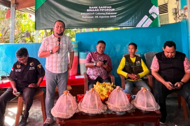 Program Bank Sampah FIFGROUP Dorong Warga Makassar Kelola Sampah Lebih Produktif