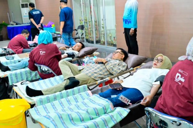 Semarak HUT ke-102, Perumda Air Minum Makassar dan Karang Taruna Gelar Donor Darah