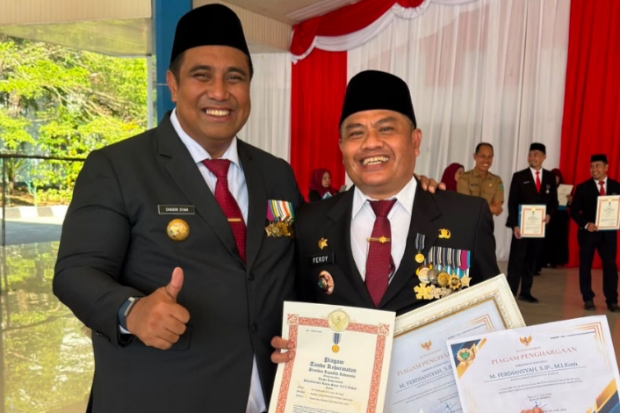 Kepala Bapenda Maros Ferdiansyah Raih Tiga Penghargaan