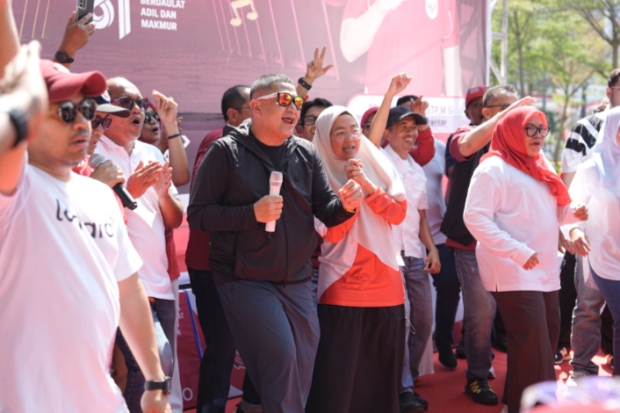 Porseni HUT RI di Balai Kota Makassar: Meriah dengan Lomba, Kompak Pilah Sampah