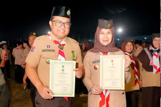 Wabup Gowa dan Andi Tenri Indah Terima Penghargaan Kwarnas di Jamnas