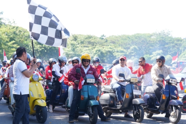 Konvoi Ratusan Kendaraan Klasik di Bantaeng Semarakkan HUT Kemerdekaan RI