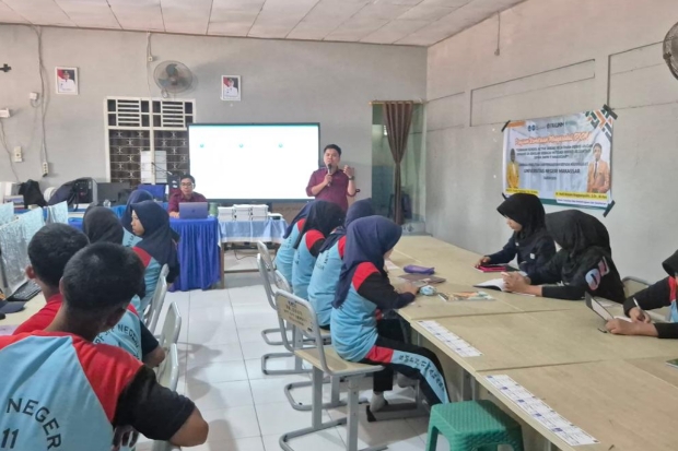 FIKK UNM Latih Siswa SMP Negeri 11 Makassar Terapkan School Active Break untuk Kurangi Risiko Sedentari