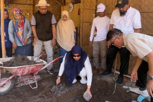 BKKBN Sulsel Kolaborasi LAZ Hadji Kalla Bedah Rumah Keluarga Resiko Stunting