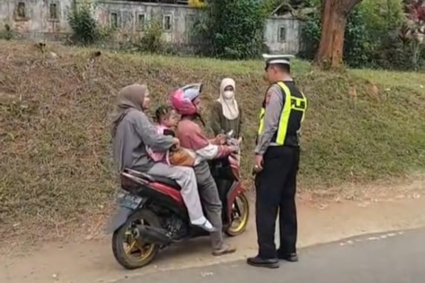 Tak Langsung Tilang, Polisi Pilih Cara Humanis Ingatkan Pengendara Tak Pakai Helm