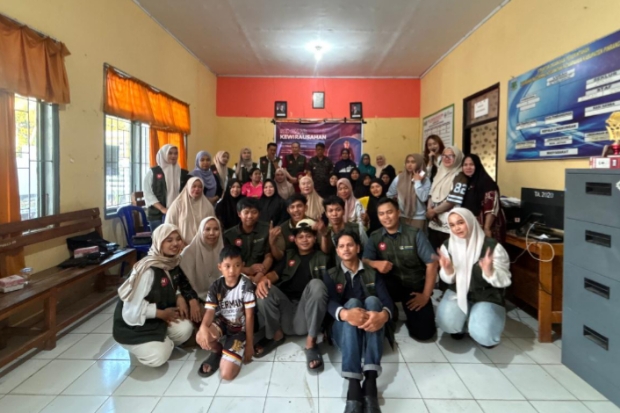 KKN ITB Nobel Indonesia Dorong UMKM Maccirinna Go Digital