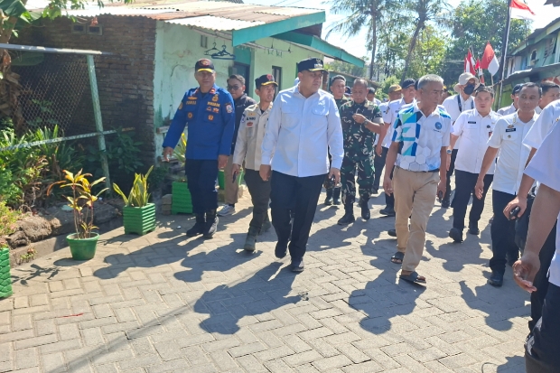 Appi Tinjau Lokasi Kebakaran di Asrama Kodam dan Pasar Pabaeng-baeng