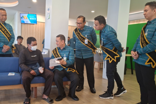 Peringati Harpelnas 2026, Direksi BPJS Ketenagakerjaan Turun Layani Peserta di Makassar