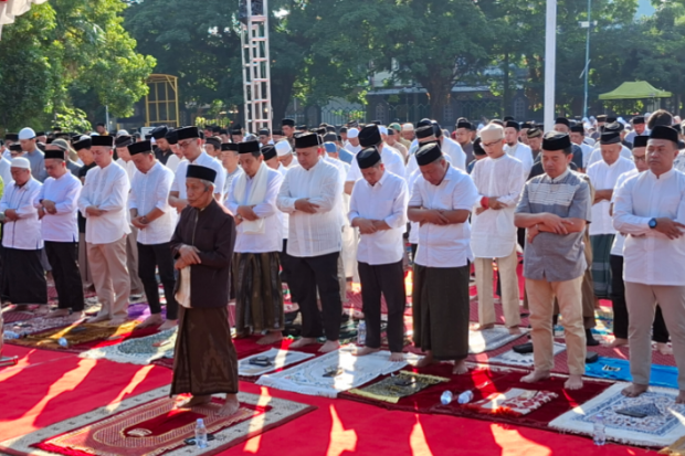 Pemkot Makassar Laksanakan Salat Istisqa di Masjid Al-Markaz