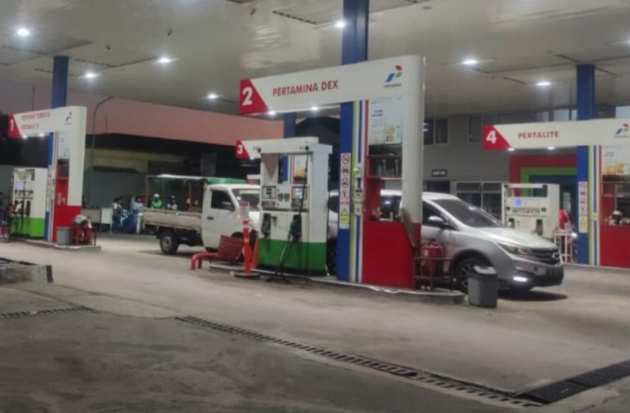 Pertamina Perkuat Layanan SPBU, Antrean BBM di Makassar Mulai Terurai