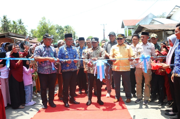 Bupati Bone Resmikan Jalan Lemo-Pasaka, Akses Kahu-Kajuara Makin Lancar