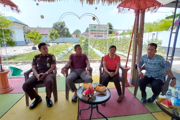 Petani Wanasari Beralih ke Semangka dan Melon, Omzet Kotor Tembus Rp80 Juta per Musim