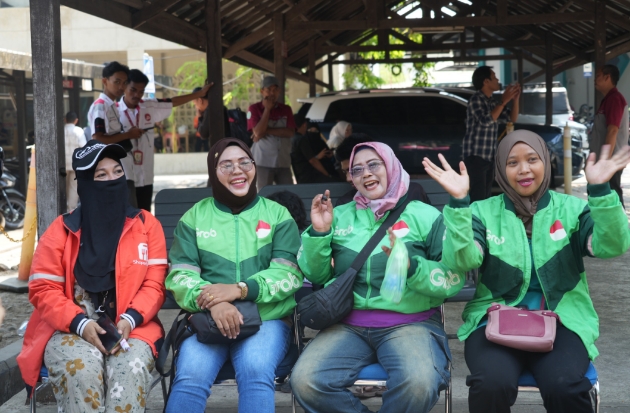 YBM PLN Rayakan Milad ke-20 dengan Servis Gratis bagi 120 Pengemudi Ojol