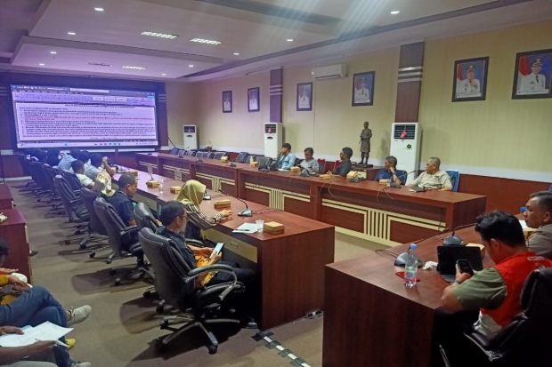 Bupati Wajo Turun Tangan, SPBU se-Wajo Sepakat Terapkan Ganjil Genap Atasi Antrean Panjang BBM